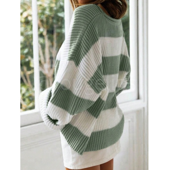 Colorblock Striped Green White Oversized Pullover Sweater - Picture 4 of 7